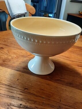 Cream Pedestal Serving Bowl - Comfy Home Dining Centerpiece